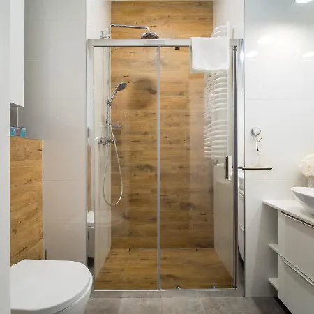 Prymasa Tysiaclecia 83a Oddzielna Sypialnia Z Garazem By Perfect 530 Apartman Varsó