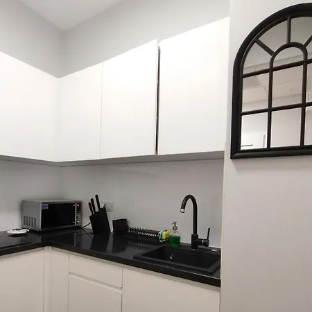 Prymasa Tysiaclecia 83a Oddzielna Sypialnia Z Garazem By Perfect 530