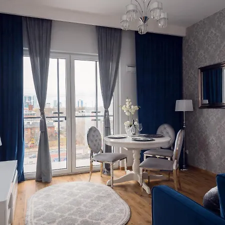 Prymasa Tysiaclecia 83a Oddzielna Sypialnia Z Garazem By Perfect 530 Διαμέρισμα *