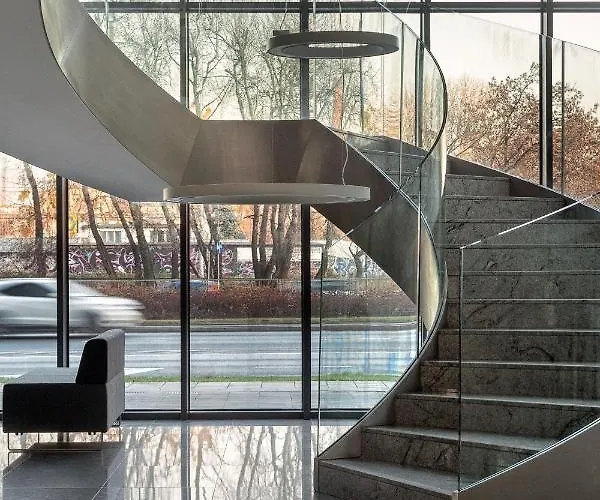 Prymasa Tysiaclecia 83a Oddzielna Sypialnia Z Garazem By Perfect 530